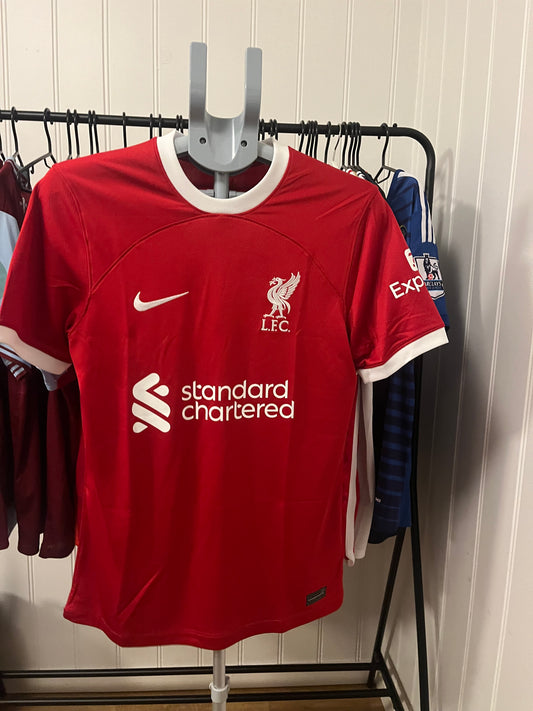 Signert J. Klopp drakt