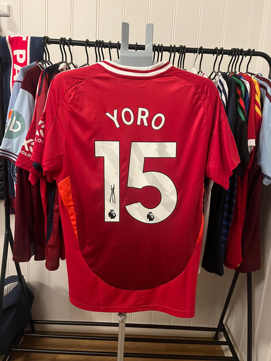 Signert Yoro drakt