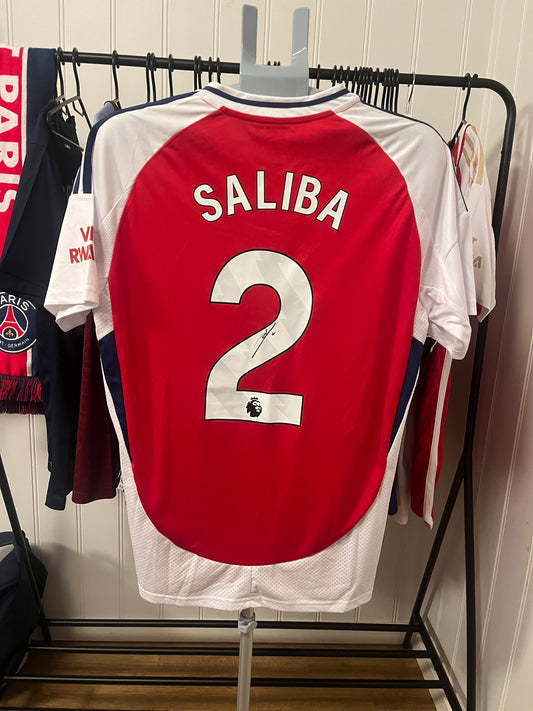 Saliba signert drakt