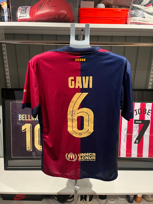 Signert Gavi drakt